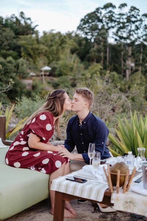fotografia de noivado na ponta dos Ganchos Resort, em Governador Celso Ramos'