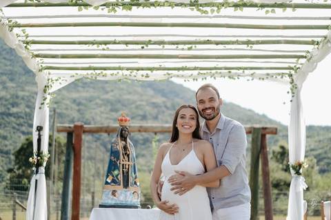 casamento intimista, ao ar livre, do Leandro e da Shai, no sitío da família, na Pinheira em Palhoça/SC. Fotos por Thiago Braga fotografia. '