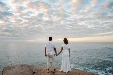 ensaio pré-casamento no amanhecer, na praia e trilha do Gravatá em Florianópolis. Por Thiago Braga '