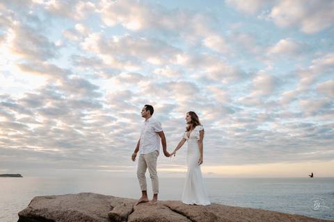 ensaio pré-casamento no amanhecer, na praia e trilha do Gravatá em Florianópolis. Por Thiago Braga '