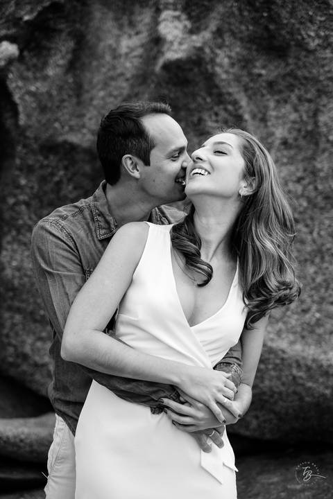 ensaio pré-casamento no amanhecer, na praia e trilha do Gravatá em Florianópolis. Por Thiago Braga '