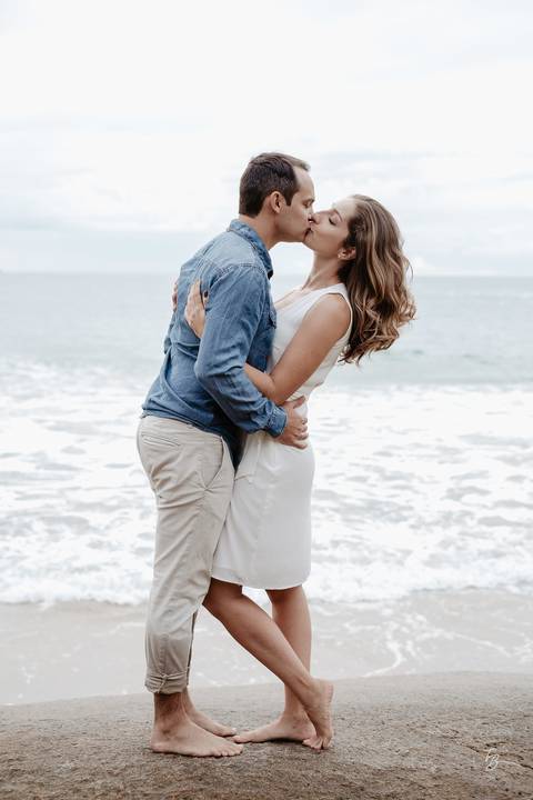ensaio pré-casamento no amanhecer, na praia e trilha do Gravatá em Florianópolis. Por Thiago Braga '