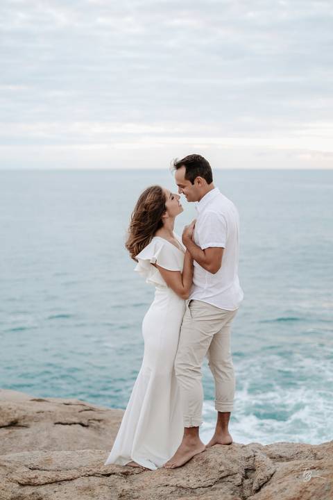 ensaio pré-casamento no amanhecer, na praia e trilha do Gravatá em Florianópolis. Por Thiago Braga '