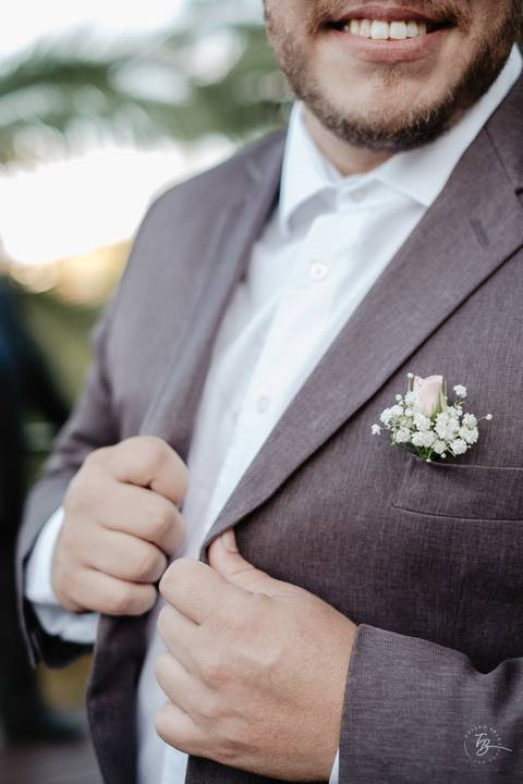 Casamento intimista, ao ar livre, da Carol e do Luis.'