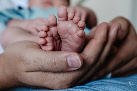 Ensaio de primeiros dias do bebê em casa. Sessão documental de fotos do primeiro mês do Isaac por Thiago Braga.'