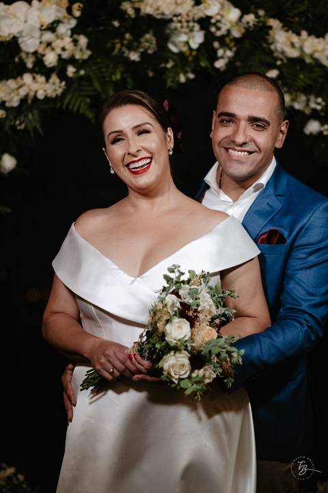 Casamento de Aline e Diogo, em um fim de tarde na lagoa da Conceição, no Indaiá eventos. Fotografia por Thiago Braga. '