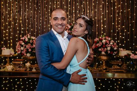 Casamento de Aline e Diogo, em um fim de tarde na lagoa da Conceição, no Indaiá eventos. Fotografia por Thiago Braga. '
