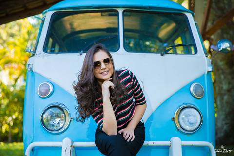 Ensaio com Kombi azul em Osório na Pousada Encantos do Sul'