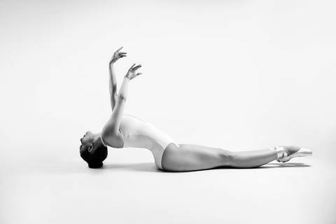 ensaio-fotografia-ballet-balé-preto-branco-estudio'