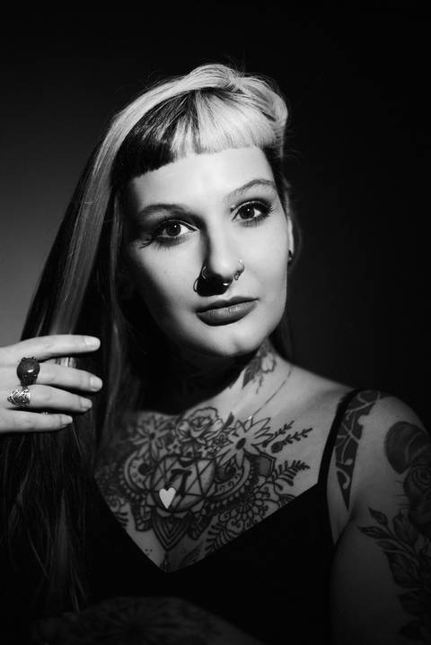 Ensaio-feminino-noir-preto-e-branco-estilo-beleza-fashion-estudio-studio'