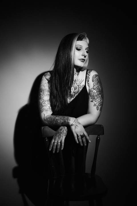 Ensaio-feminino-noir-preto-e-branco-estilo-beleza-fashion-estudio-studio'