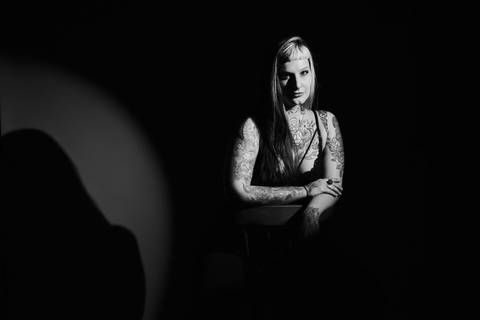 Ensaio-feminino-noir-preto-e-branco-estilo-beleza-fashion-estudio-studio'