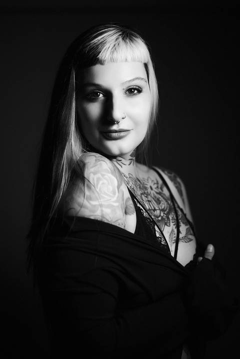 Ensaio-feminino-noir-preto-e-branco-estilo-beleza-fashion-estudio-studio'