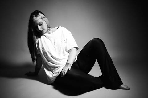 Ensaio-feminino-noir-preto-e-branco-estilo-beleza-fashion-estudio-studio'