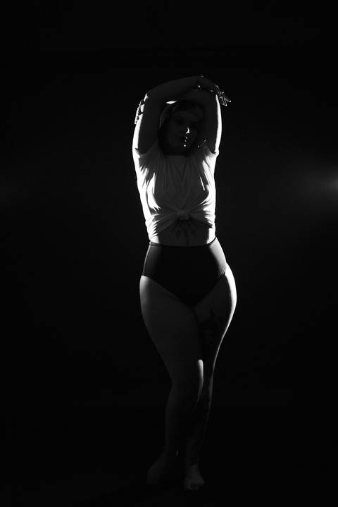 Ensaio-feminino-noir-preto-e-branco-estilo-beleza-fashion-estudio-studio'