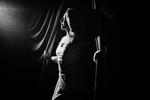 ensaio-fotografico-pole-dance-danca-apresentacao-artistico-conceito-palco-instrutora-dancarina-bauru-sao-paulo'