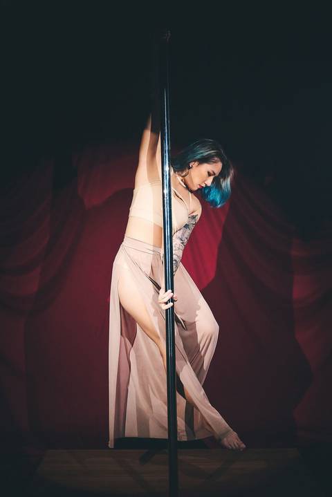 ensaio-fotografico-pole-dance-danca-apresentacao-artistico-conceito-palco-instrutora-dancarina-bauru-sao-paulo'