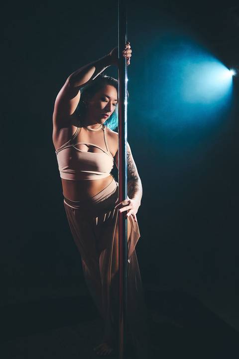 ensaio-fotografico-pole-dance-danca-apresentacao-artistico-conceito-palco-instrutora-dancarina-bauru-sao-paulo'