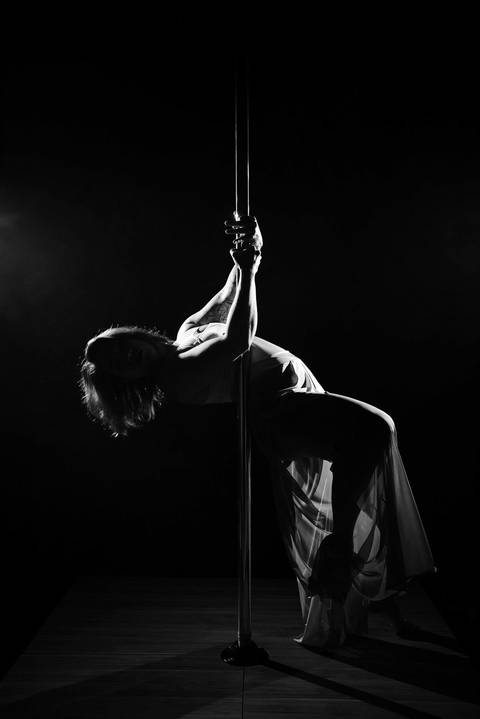 ensaio-fotografico-pole-dance-danca-apresentacao-artistico-conceito-palco-instrutora-dancarina-bauru-sao-paulo'