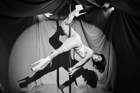 ensaio-fotografico-pole-dance-danca-apresentacao-artistico-conceito-palco-instrutora-dancarina-bauru-sao-paulo'