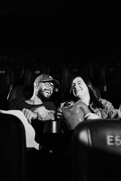 ensaio-fotografico-prewedding-casal-cinema-fotos-artisticas-pipoca-romantica-'