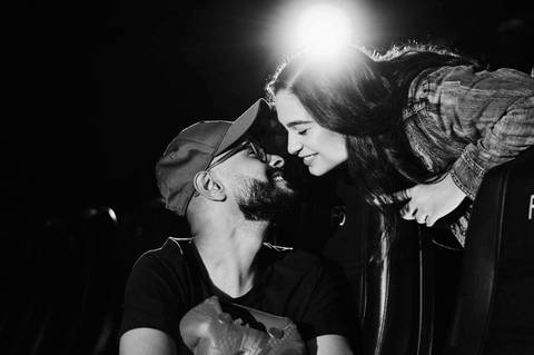 ensaio-fotografico-prewedding-casal-cinema-fotos-artisticas-pipoca-romantica-'