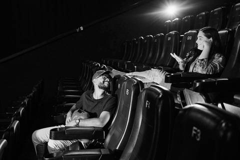 ensaio-fotografico-prewedding-casal-cinema-fotos-artisticas-pipoca-romantica-'