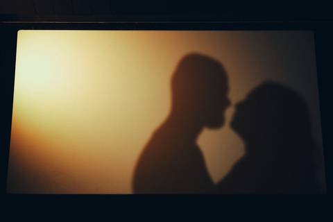 ensaio-fotografico-prewedding-casal-cinema-fotos-artisticas-pipoca-romantica-'