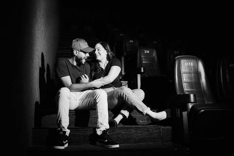 ensaio-fotografico-prewedding-casal-cinema-fotos-artisticas-pipoca-romantica-'