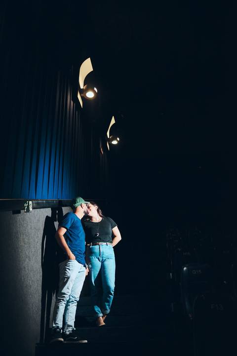 ensaio-fotografico-prewedding-casal-cinema-fotos-artisticas-pipoca-romantica-'