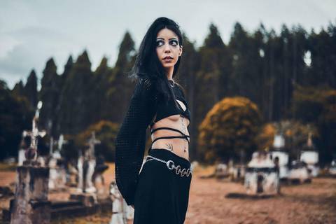 ensaio-fotografico-cemiterio-dia-das-bruxas-halloween-bruxa-ritual-bosque-natureza-bauru-sao-paulo-brazil-brasil-conceitual-conceito-artistico-autoral-fotografia'