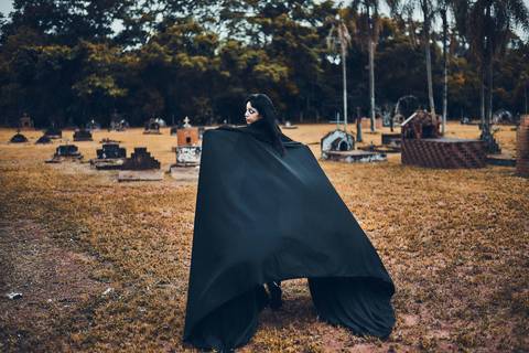 ensaio-fotografico-cemiterio-dia-das-bruxas-halloween-bruxa-ritual-bosque-natureza-bauru-sao-paulo-brazil-brasil-conceitual-conceito-artistico-autoral-fotografia'