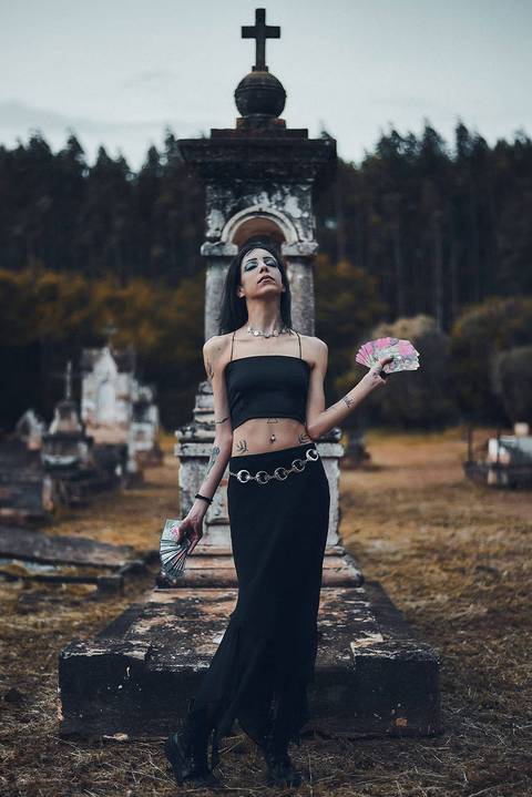 ensaio-fotografico-cemiterio-dia-das-bruxas-halloween-bruxa-ritual-bosque-natureza-bauru-sao-paulo-brazil-brasil-conceitual-conceito-artistico-autoral-fotografia'