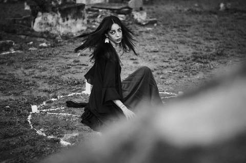 ensaio-fotografico-cemiterio-dia-das-bruxas-halloween-bruxa-ritual-bosque-natureza-bauru-sao-paulo-brazil-brasil-conceitual-conceito-artistico-autoral-fotografia'