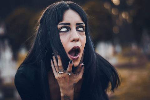 ensaio-fotografico-cemiterio-dia-das-bruxas-halloween-bruxa-ritual-bosque-natureza-bauru-sao-paulo-brazil-brasil-conceitual-conceito-artistico-autoral-fotografia'