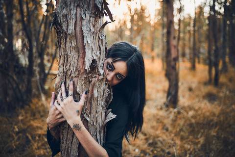 ensaio-fotografico-cemiterio-dia-das-bruxas-halloween-bruxa-ritual-bosque-natureza-bauru-sao-paulo-brazil-brasil-conceitual-conceito-artistico-autoral-fotografia'