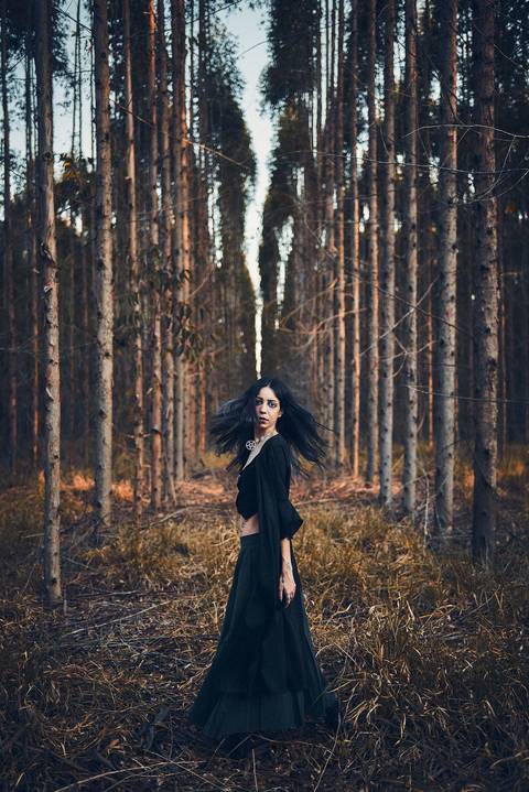 ensaio-fotografico-cemiterio-dia-das-bruxas-halloween-bruxa-ritual-bosque-natureza-bauru-sao-paulo-brazil-brasil-conceitual-conceito-artistico-autoral-fotografia'