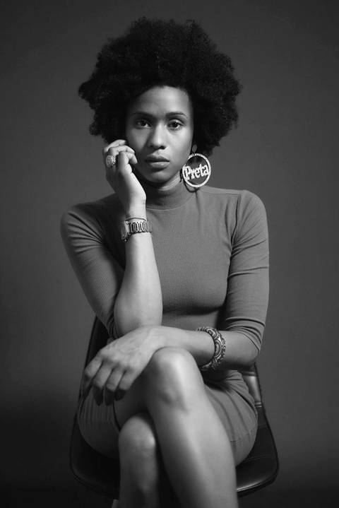 ensaio-fotografia-feminino-estudio-luzes-artístico-mulher-preta-black-power-fashion-moda-conceito'