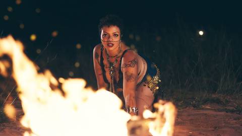 ensaio-noturno-fotografico-danca do ventre-bellydance-fogueira-artistico-feminino-tribal-com espada'