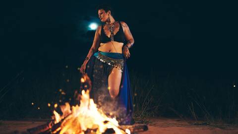 ensaio-noturno-fotografico-danca do ventre-bellydance-fogueira-artistico-feminino-tribal-com espada'
