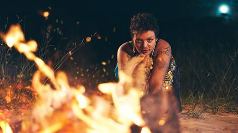 ensaio-noturno-fotografico-danca do ventre-bellydance-fogueira-artistico-feminino-tribal-com espada'