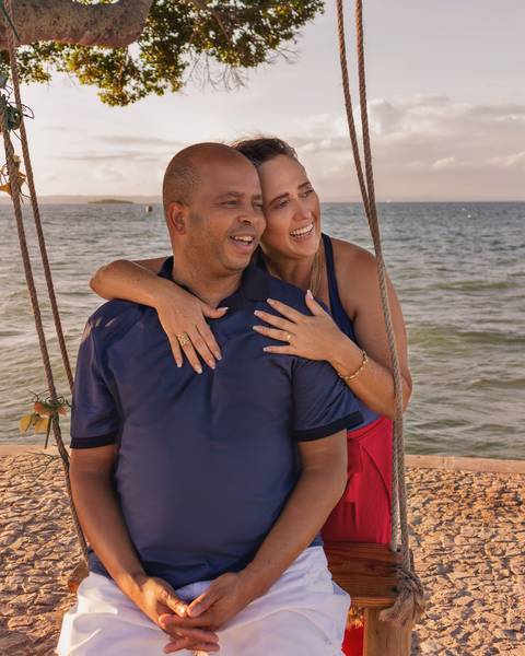 ENSAIO FOTOGRAFICO DE CASAL NA PRAIA EM ITAPARICA BAHIA'