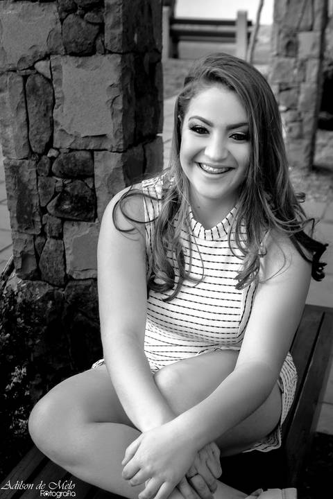 Ensaio de 15 anos em Gramado/RS fotografado na igreja pelo fotógrafo Adilson de Melo'