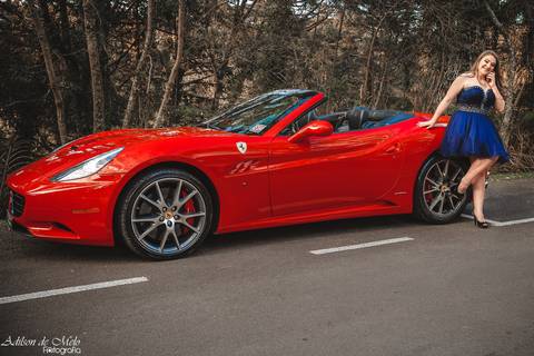 Ensaio de 15 anos em Gramado/RS ostentando com a ferrari califórnia clicado pelo fotógrafo Adilson de Melo'