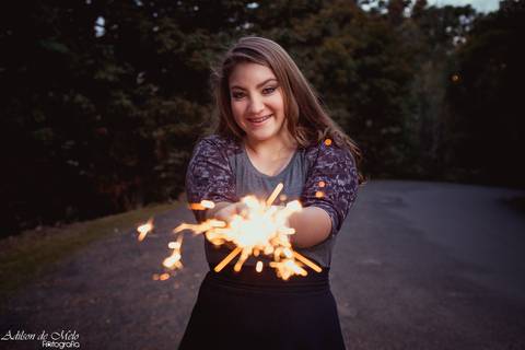 Ensaio de 15 anos em Gramado/RS com o sinalizador clicado pelo fotógrafo Adilson de Melo'