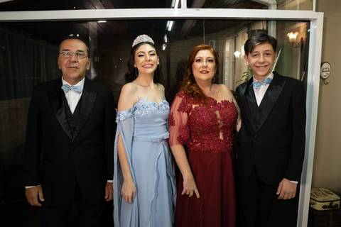 Fotografia Debutante
Tabasco Produções
Village Vip´s'