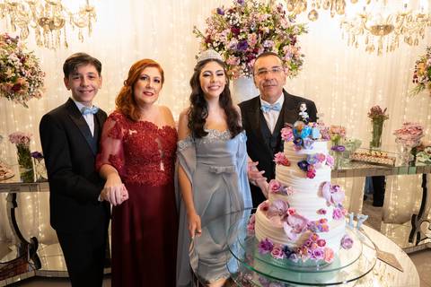 Fotografia Debutante
Tabasco Produções
Village Vip´s'