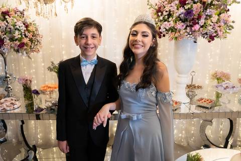 Fotografia Debutante
Tabasco Produções
Village Vip´s'