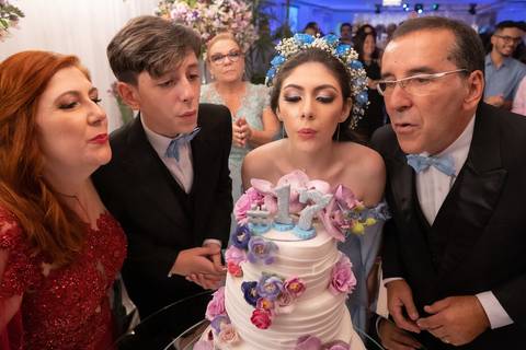 Fotografia Debutante
Tabasco Produções
Village Vip´s'