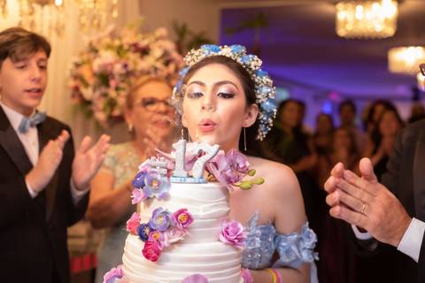 Fotografia Debutante
Tabasco Produções
Village Vip´s'